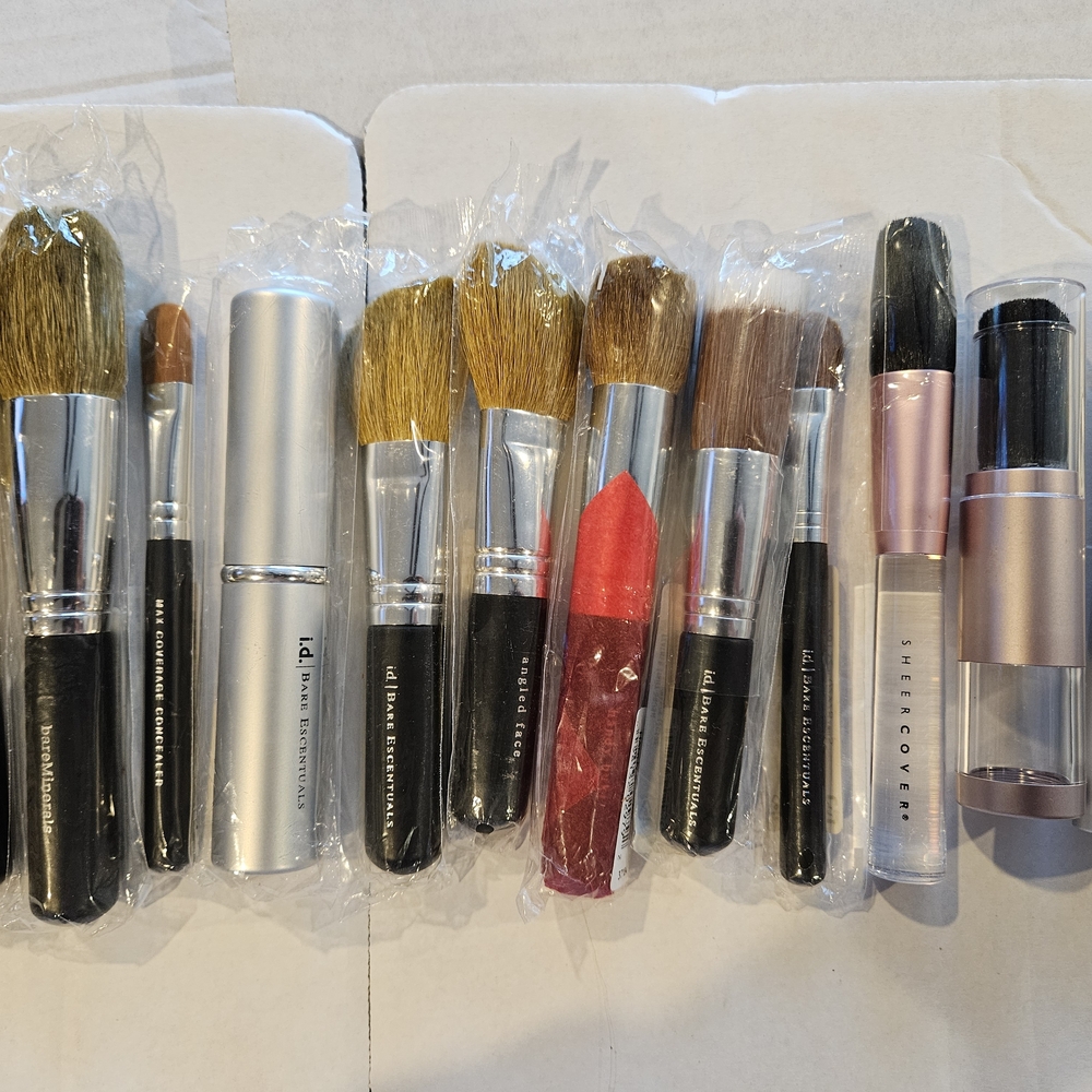 NWT Bare Escentuals, Bare Minerals and Sheer Coverage Makeup Brushes
